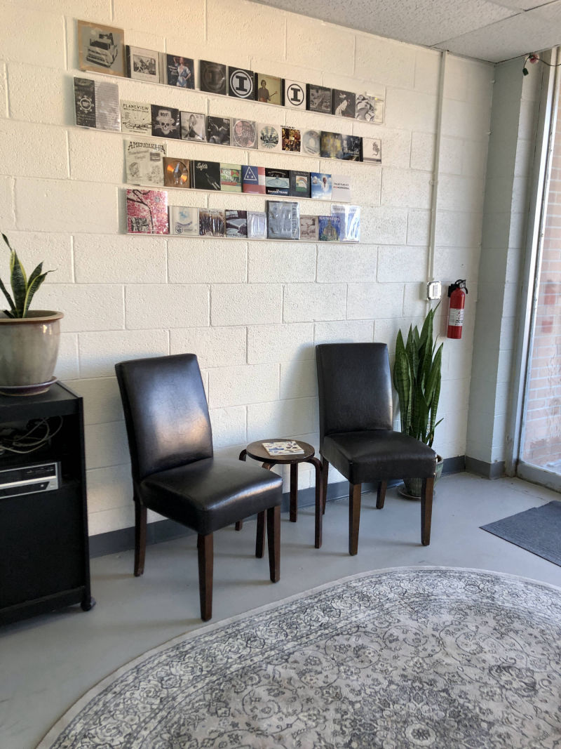 TOPtone waiting area