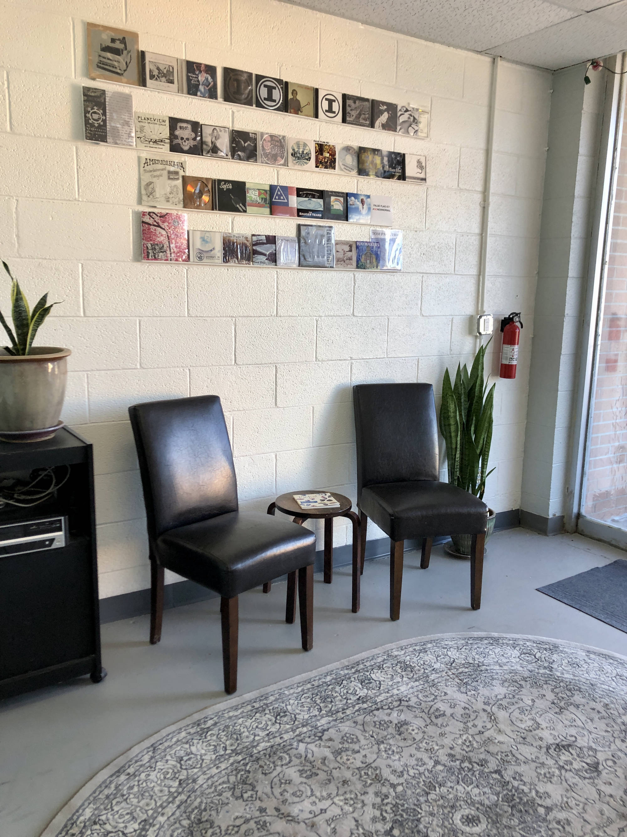 TOPtone waiting area